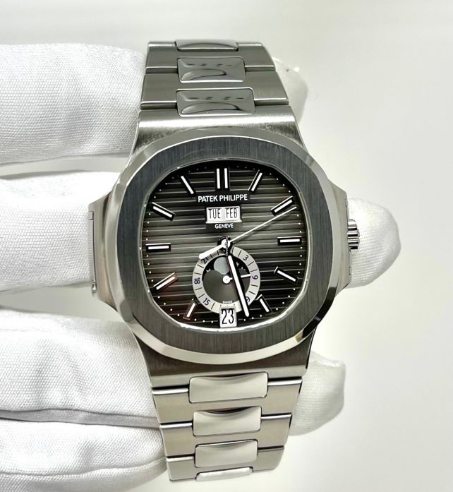 PP Nautilus Annual Calendar Moon Phase Steel